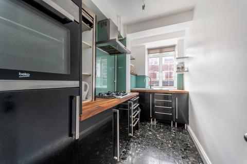 2 bedroom flat to rent, Hammersmith Road, Hammersmith, London, W6