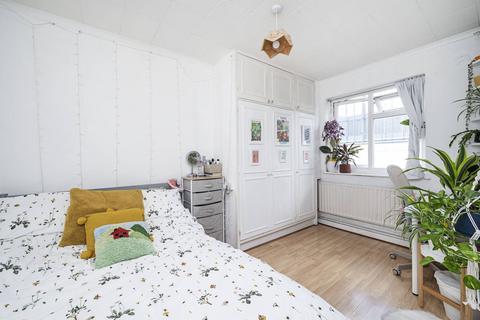 3 bedroom maisonette for sale, Hemsworth Court, Hoxton, London, N1