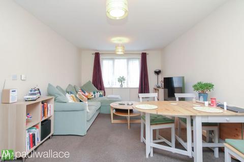2 bedroom ground floor flat for sale, Woollens Grove, Hoddesdon