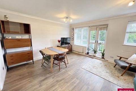 1 bedroom apartment to rent, Springbank, London