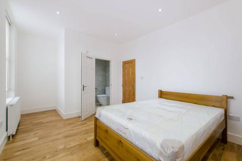 2 bedroom flat to rent, Aldebert Terrace, Stockwell, London, SW8