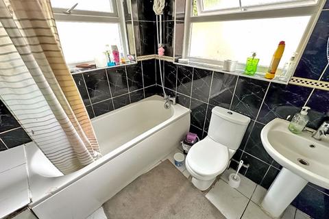 3 bedroom terraced house for sale, Dickinson Drive, Walsall