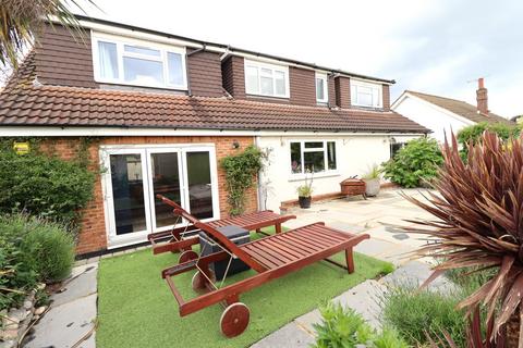 3 bedroom detached house for sale, Leasway, Rayleigh, SS6