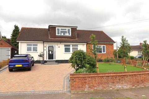 3 bedroom detached house for sale, Leasway, Rayleigh, SS6