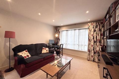 1 bedroom flat for sale, Aviation Drive, London