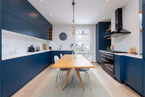9a Wendell Road, London, W12 9RS