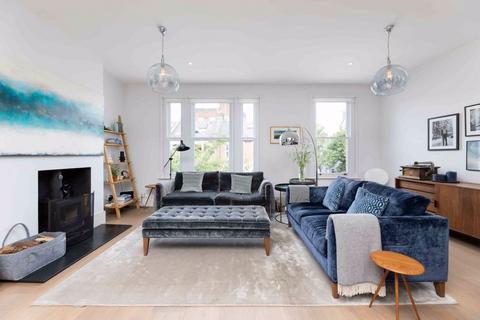 9a Wendell Road, London, W12 9RS