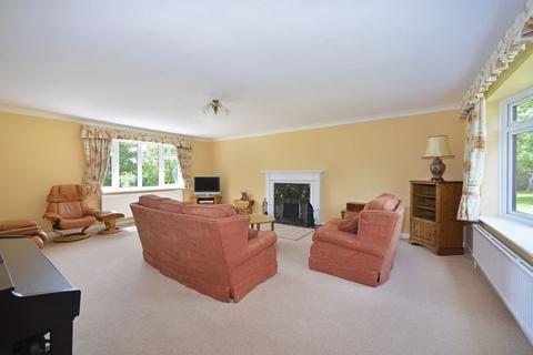 4 bedroom detached house for sale, Station Road, Loxwood