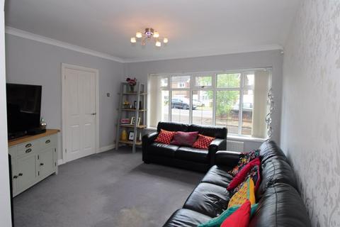 3 bedroom detached house for sale, Fernleigh Road, Walsall.WS4 2EZ