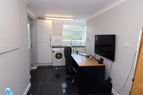 28 Fernleigh Road, Walsall, WS4 2EZ