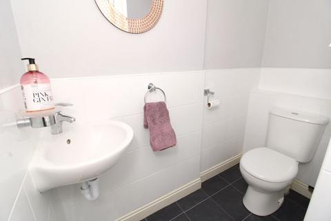 28 Fernleigh Road, Walsall, WS4 2EZ