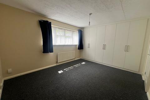 2 bedroom ground floor flat to rent, Wordsworth Way, West Drayton