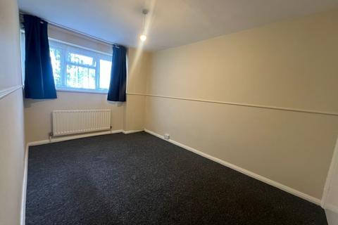 2 bedroom ground floor flat to rent, Wordsworth Way, West Drayton