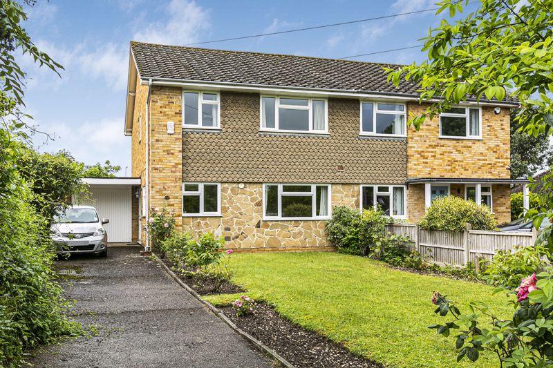 Groveside, Bookham 4 bed semidetached house for sale £695,000