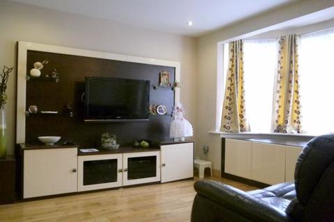 5 bedroom semi-detached house to rent, Hillside Gardens, Barnet EN5