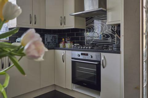 9 Grecian Way, Exeter, EX2 5PF