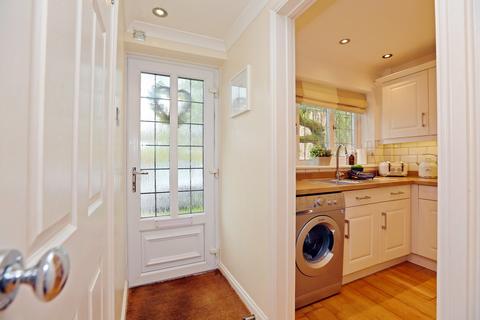 11 Almond Close, Llantwit Fardre, Pontypridd, CF38 2PX