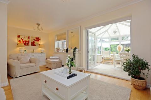 11 Almond Close, Llantwit Fardre, Pontypridd, CF38 2PX