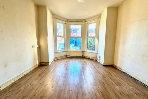 5 bedroom terraced house for sale, Palmerston Road, Bowes Park N22