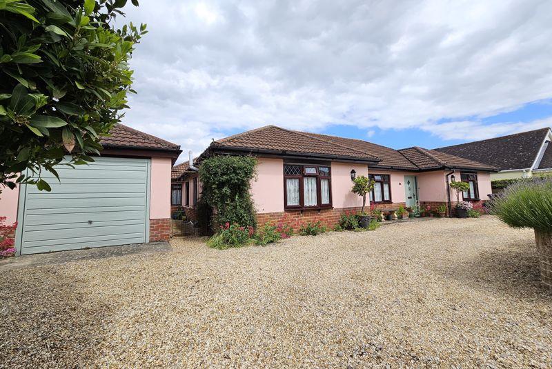 Montserrat Road, LeeOnTheSolent, PO13 4 bed detached bungalow for