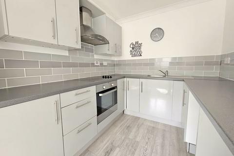 2 bedroom apartment for sale, Hove Court, Lee-On-The-Solent, PO13