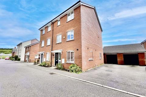 4 bedroom semi-detached house for sale, Fossett Grove, Dunstable