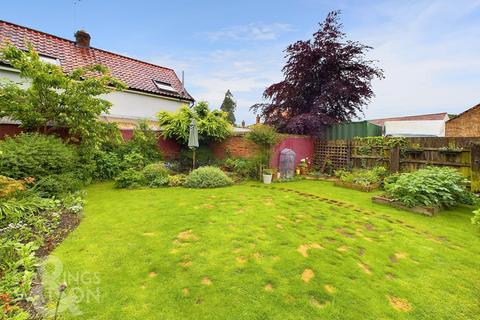 4 bedroom end of terrace house for sale, London Road, Harleston