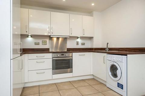 2 bedroom apartment to rent, Cross Close, Cirencester