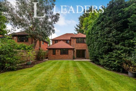 4 bedroom detached house to rent, Castle Road, Weybridge, Surrey, KT13