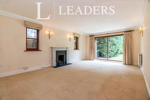 4 bedroom detached house to rent, Castle Road, Weybridge, Surrey, KT13