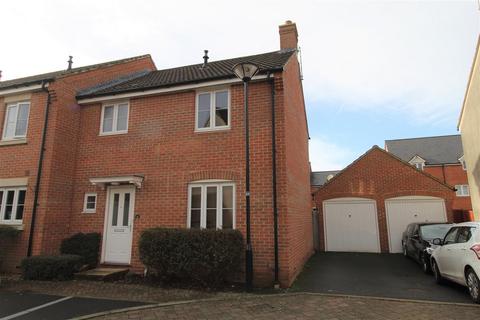 3 bedroom semi-detached house to rent, Greenwood Grove, Taw Hill, Swindon