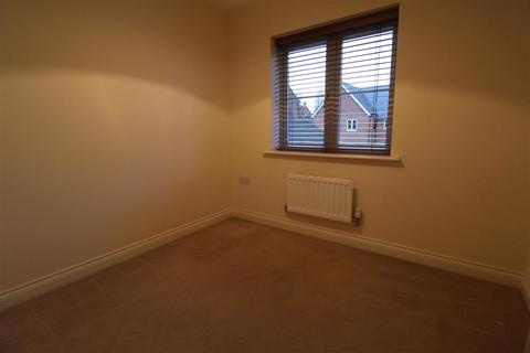 3 bedroom semi-detached house to rent, Greenwood Grove, Taw Hill, Swindon