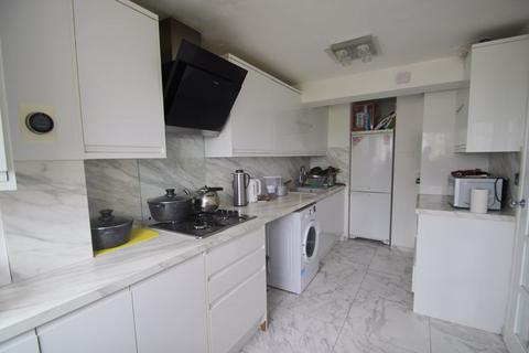 2 bedroom apartment for sale, Gurnell Grove, London