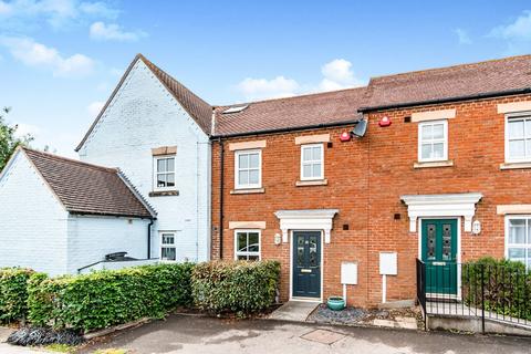 3 bedroom terraced house to rent, Bramley Green, Angmering
