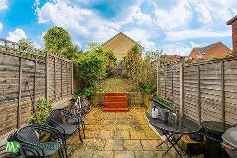 2 bedroom terraced house for sale, Rogers Close, West Cheshunt