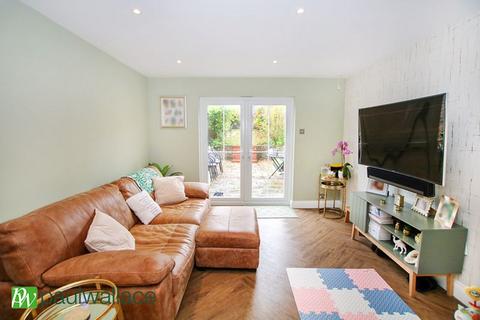 23 Rogers Close, Cheshunt, Waltham Cross, EN7 6XW