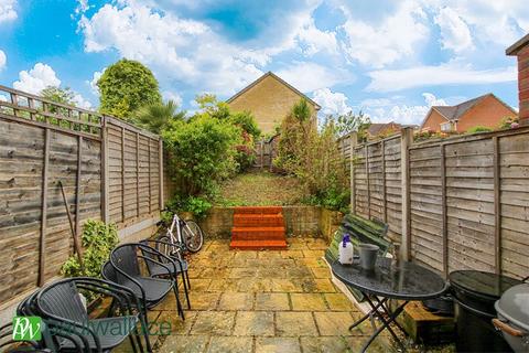 23 Rogers Close, Cheshunt, Waltham Cross, EN7 6XW