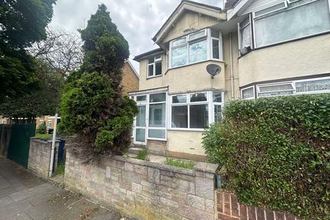 3 bedroom end of terrace house for sale, Hillside Road, Southall