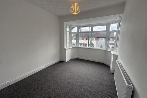 3 bedroom end of terrace house for sale, Hillside Road, Southall