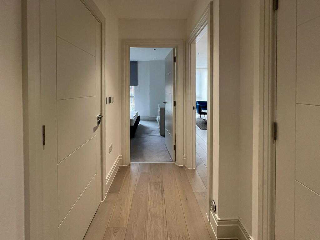 Hallway. use