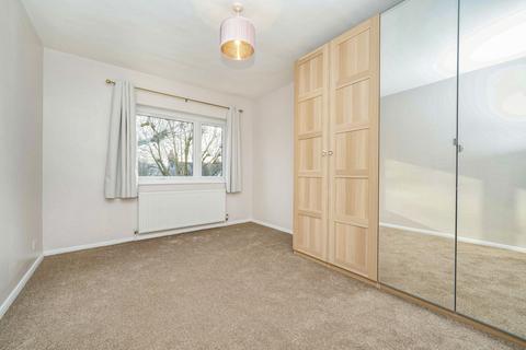 2 bedroom apartment to rent, Oak tree House, Ealing, W5