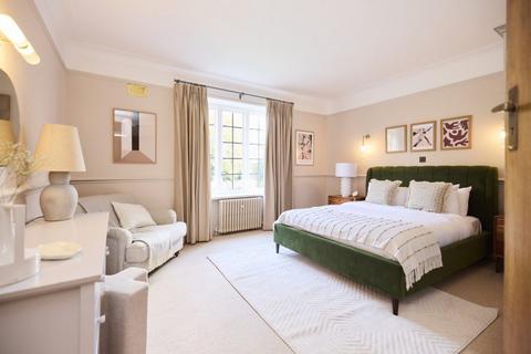 3 bedroom apartment to rent, Manor Fields, Putney