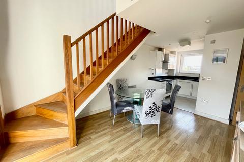 2 bedroom apartment to rent, Kimber House, High Street, Southampton