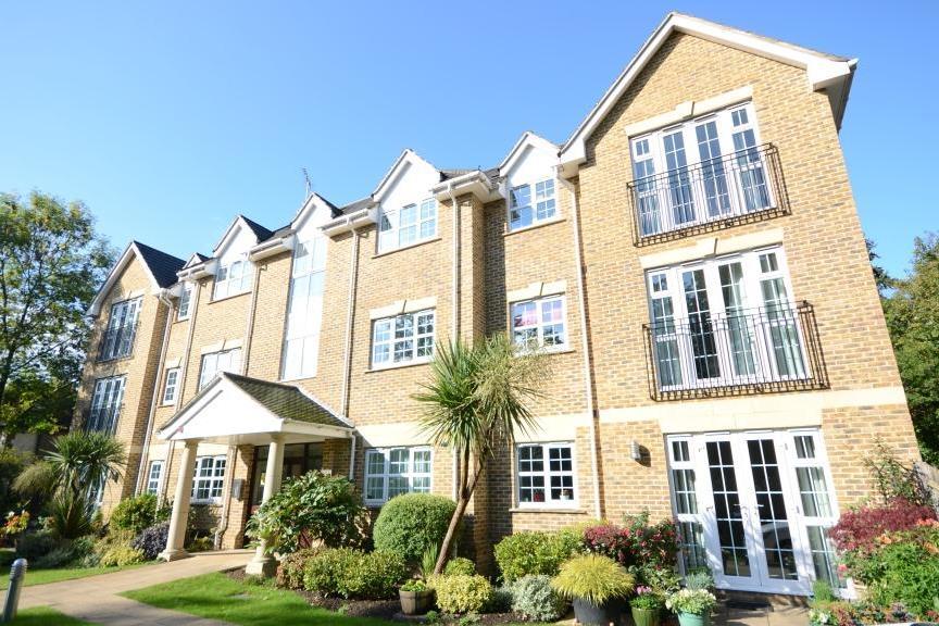 Camberley 2 bed apartment £1,400 pcm (£323 pw)