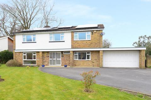 5 bedroom detached house to rent, Yarrowside, Little Chalfont
