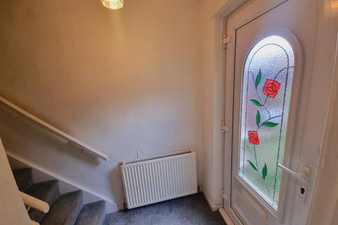 2 bedroom terraced house to rent, Chelwood Drive, Bradford, BD15