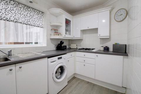 2 bedroom ground floor flat for sale, Lambs Close, Cuffley EN6