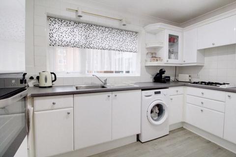 2 bedroom ground floor flat for sale, Lambs Close, Cuffley EN6