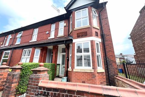 3 bedroom terraced house to rent, Crawford Street, Manchester