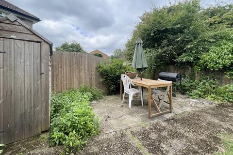 16 Hambledon Gardens, London, SE25 6BU
